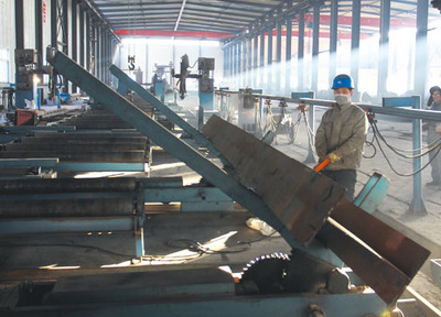 大力培育新兴产业 加快工业产业转型升级——以新型建筑材料制造为例